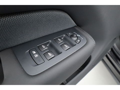 Volvo XC60 T6 Plug-in hybrid Ultra Black Edition | Facelift | Pano | HUD | 360cam | Harman Kardon | Memory seats | Pilot Assist |