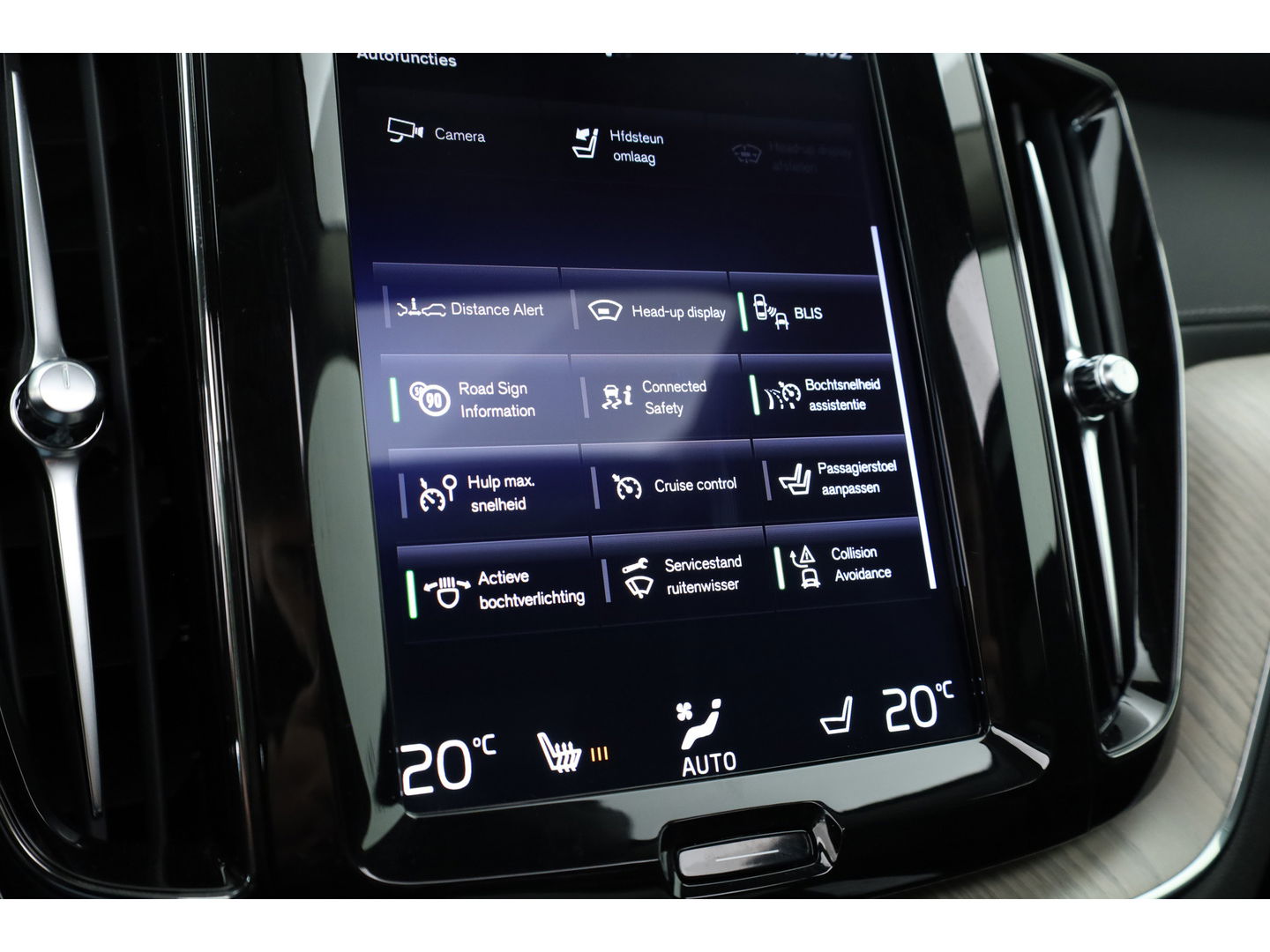 Volvo XC60 2.0 T8 Twin Engine AWD Inscription | Pano- dak |  Massage | Head-up | Trekhaak | H&K Audio |