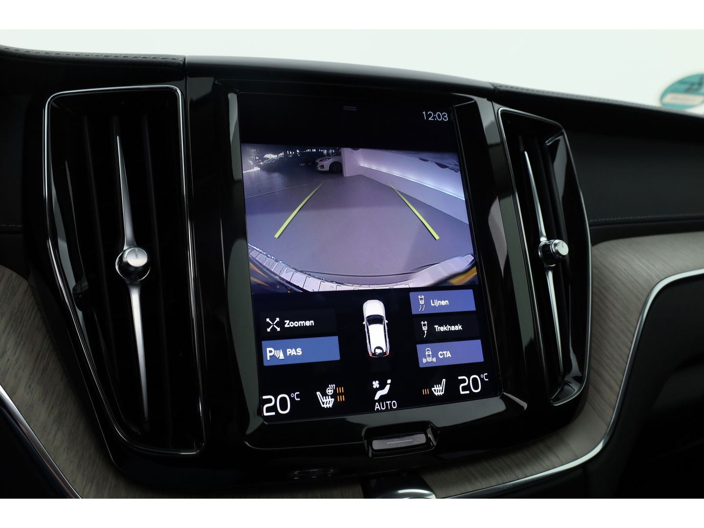 Volvo XC60 2.0 T8 Twin Engine AWD Inscription | Pano- dak |  Massage | Head-up | Trekhaak | H&K Audio |