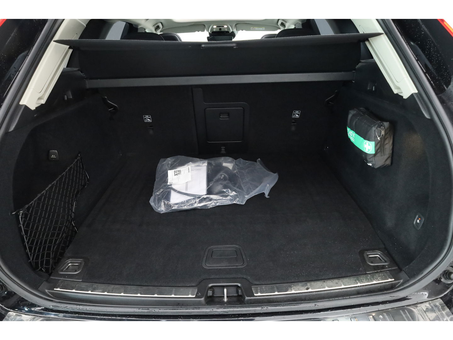 Volvo XC60 2.0 T8 Twin Engine AWD Inscription | Pano- dak |  Massage | Head-up | Trekhaak | H&K Audio |