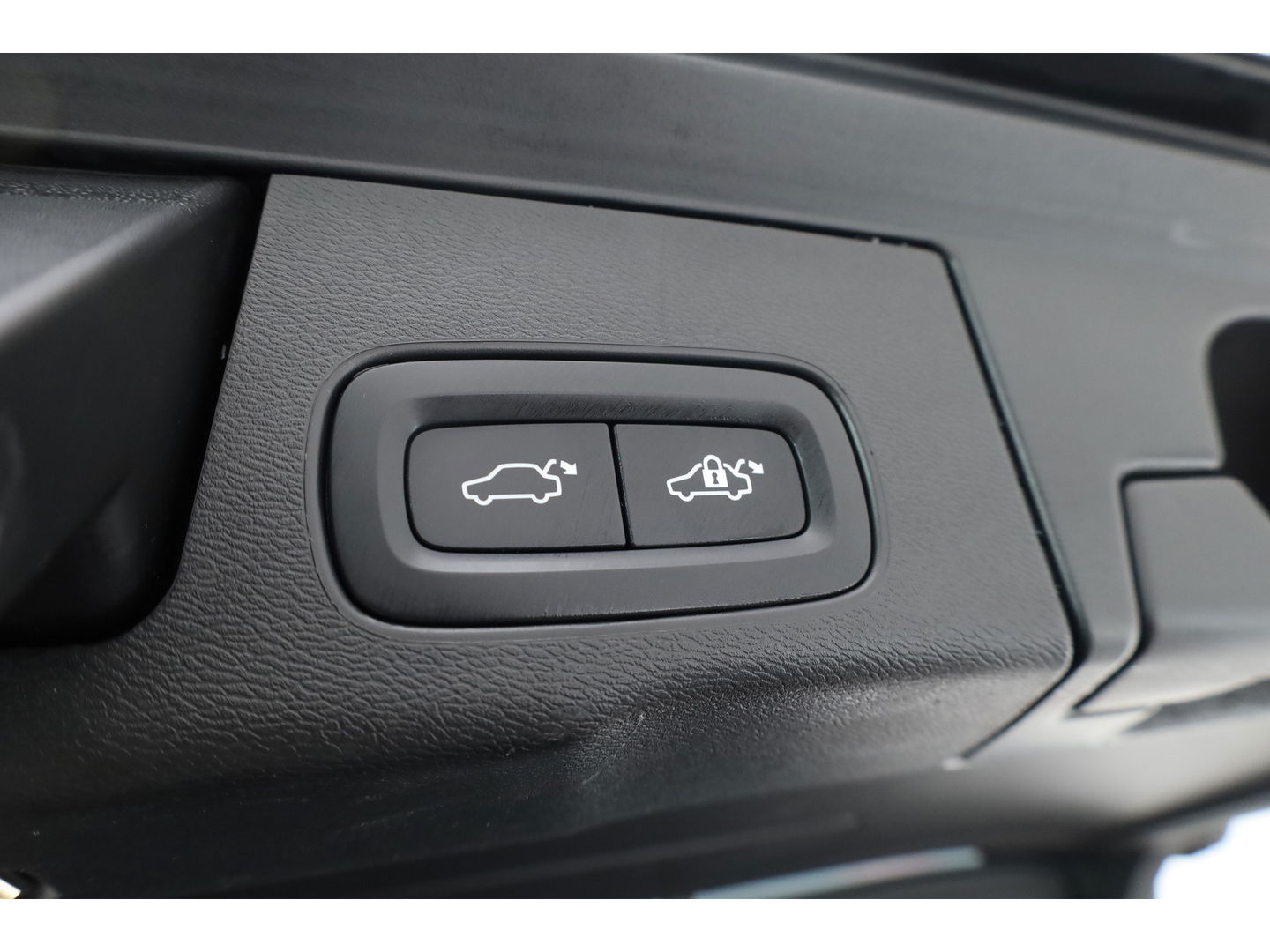 Volvo XC60 2.0 T8 Twin Engine AWD Inscription | Pano- dak |  Massage | Head-up | Trekhaak | H&K Audio |