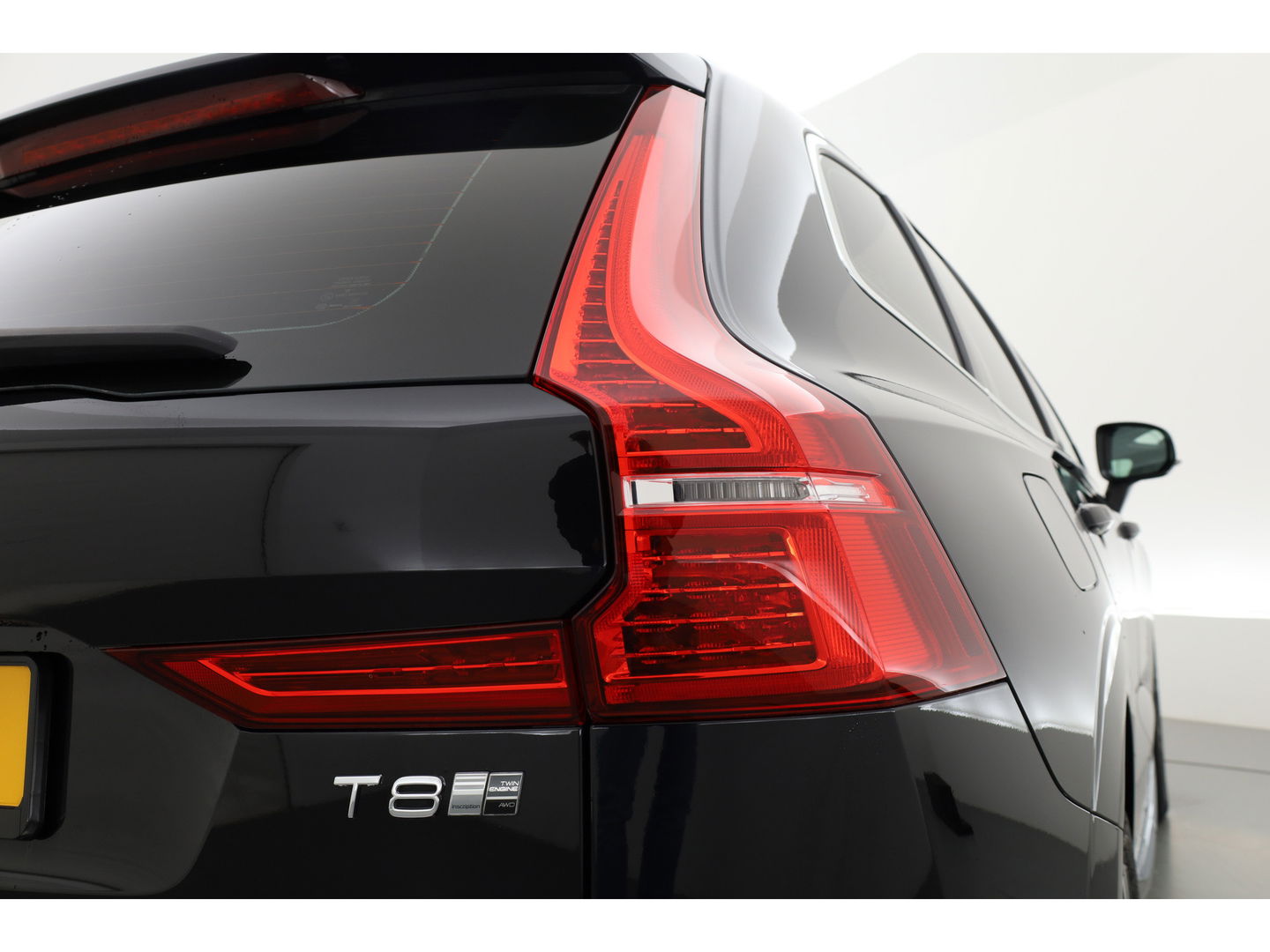 Volvo XC60 2.0 T8 Twin Engine AWD Inscription | Pano- dak |  Massage | Head-up | Trekhaak | H&K Audio |