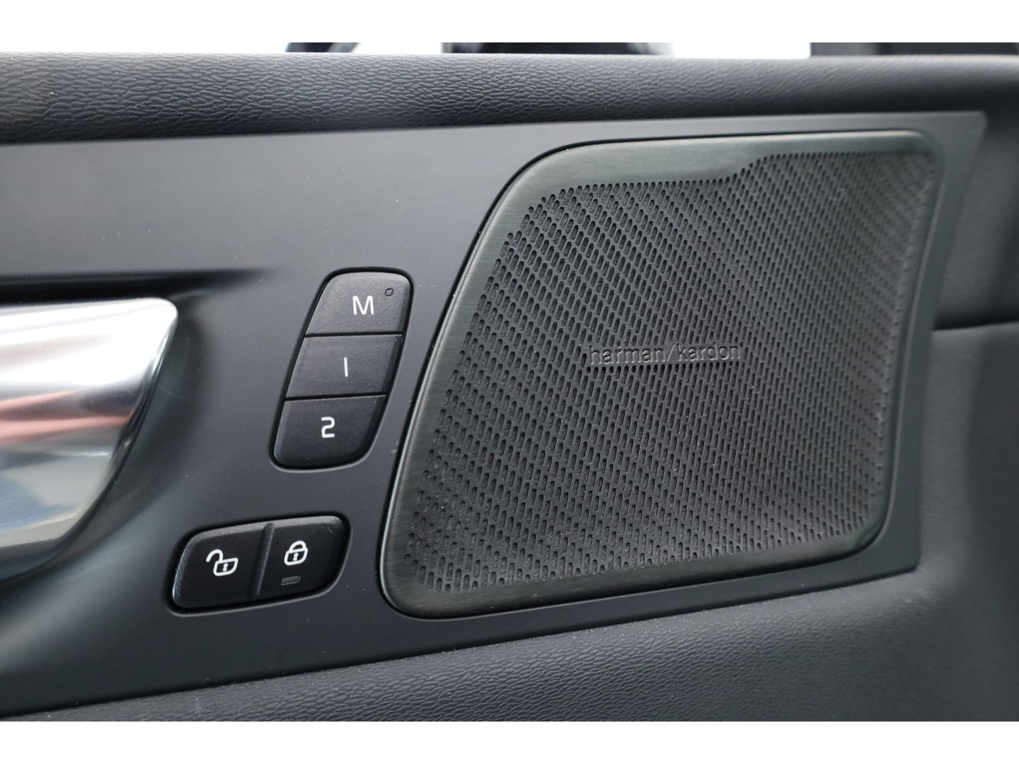 Volvo XC60 2.0 T8 Twin Engine AWD Inscription | Pano- dak |  Massage | Head-up | Trekhaak | H&K Audio |