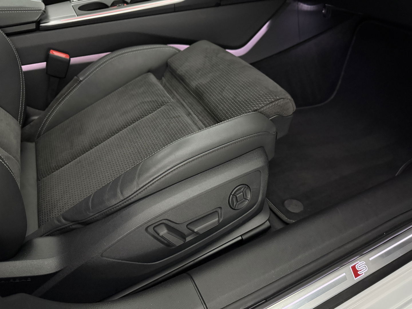 Audi A6 45 TFSI S-Line | Pano | Sfeer | 360° | Memory | Carplay | Virtual | Stoelverw. | NAP