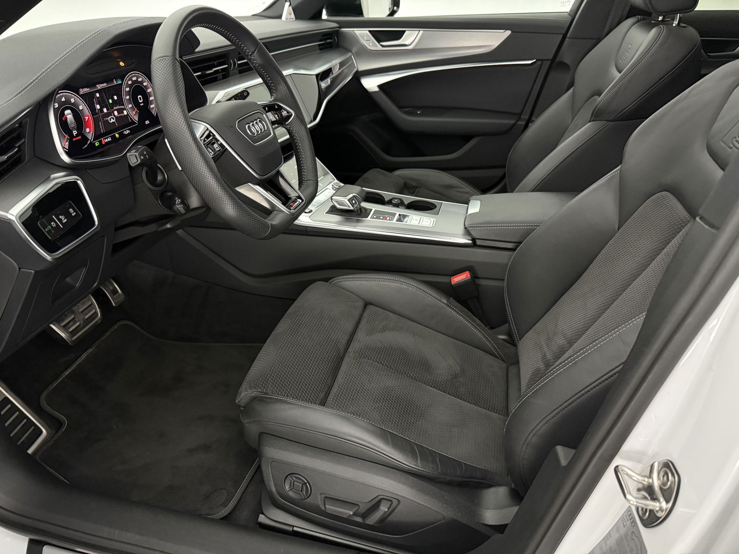 Audi A6 45 TFSI S-Line | Pano | Sfeer | 360° | Memory | Carplay | Virtual | Stoelverw. | NAP