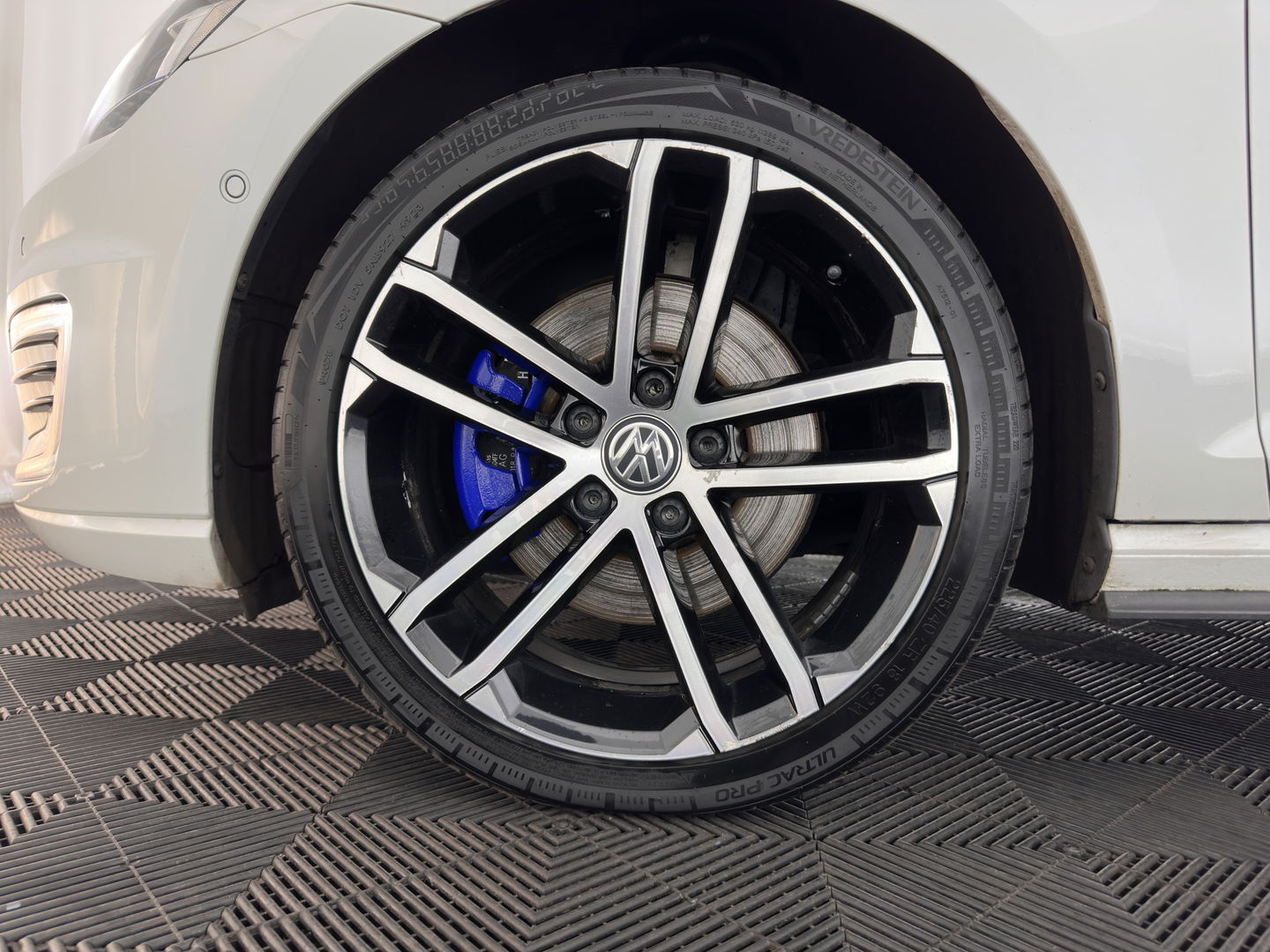 Volkswagen Golf 1.4 TSI GTE Executive Plus ( Plug-in ) Aut. * PANO | FULL-LED | NAVI-FULLMAP | SPORT-SEATS | DAB+ | ECC | CRUISE | CAMERA | PRIVACY-GLASS | 18" ALU *