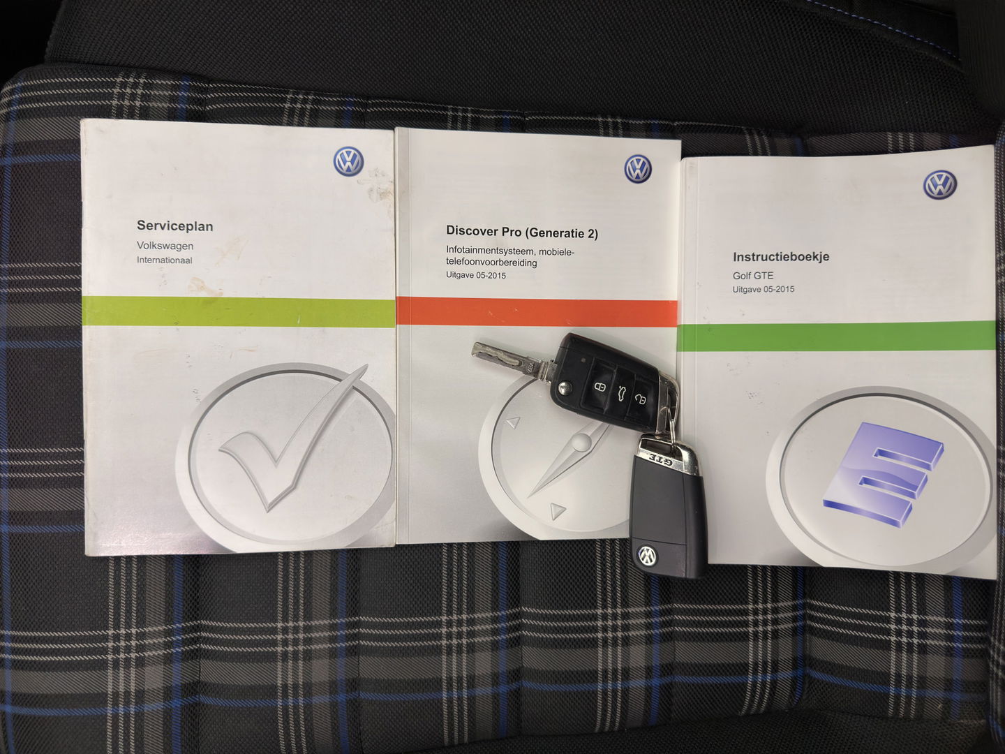 Volkswagen Golf 1.4 TSI GTE Executive Plus ( Plug-in ) Aut. * PANO | FULL-LED | NAVI-FULLMAP | SPORT-SEATS | DAB+ | ECC | CRUISE | CAMERA | PRIVACY-GLASS | 18" ALU *