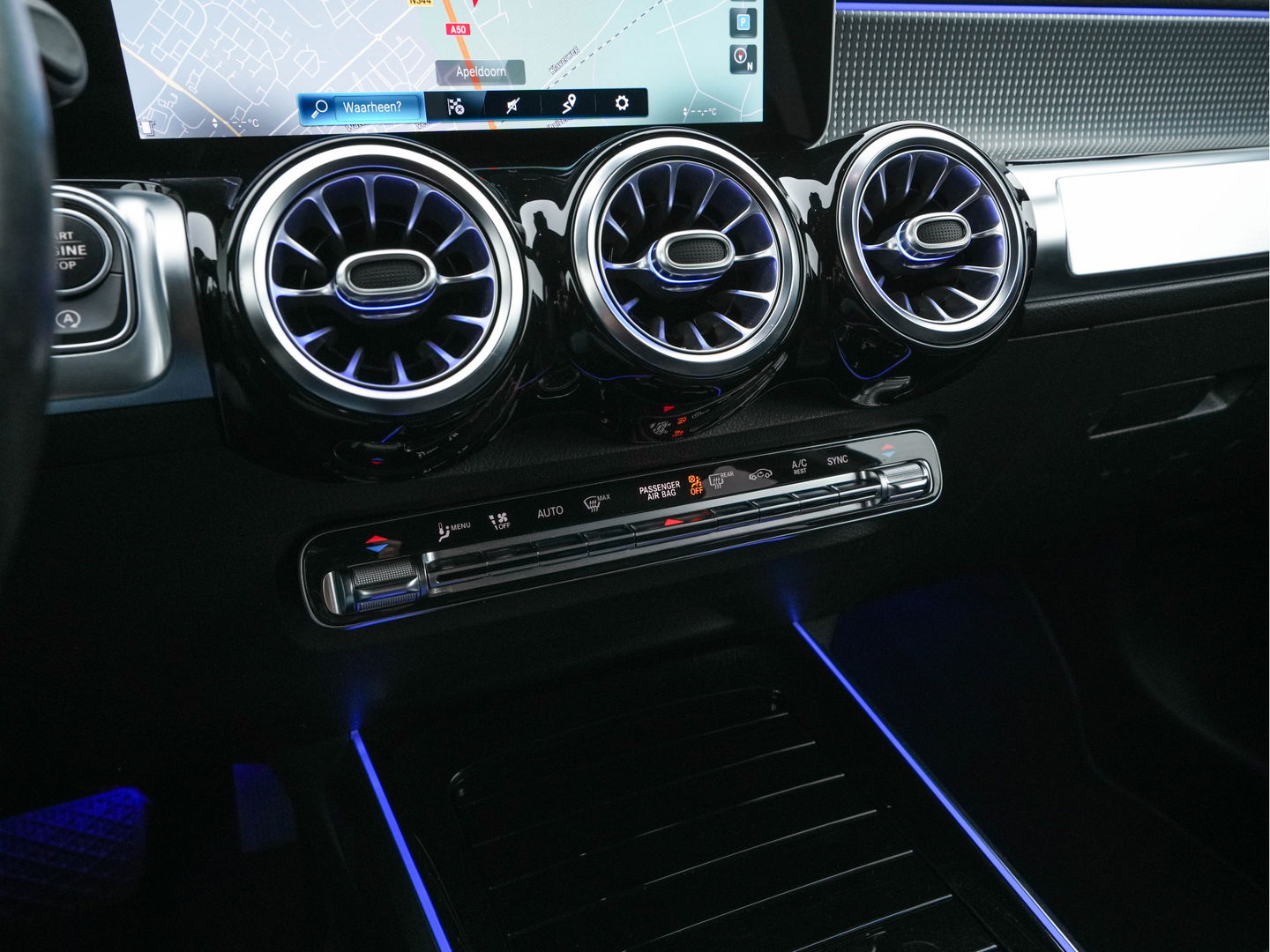 Mercedes-Benz GLB 180 d Business Solution Luxury [ 7-Pers. ] (INCL-BTW) Aut. *LUXURY-LEATHER | FULL-LED | AMBIENT-LIGHT | WIDESCREEN-DIGI-COCKPIT | HEATED-COMFORTSEATS | CAMERA | DAB+ | NAVI-FULLMAP | ECC | MEMORY-PACK | PDC | CRUISE | PRIVACY-GLASS |