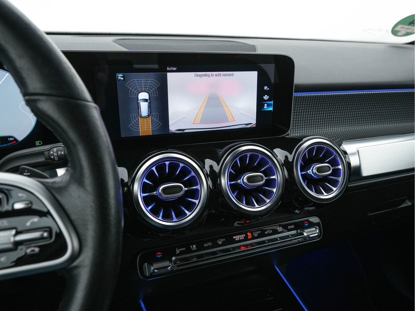 Mercedes-Benz GLB 180 d Business Solution Luxury [ 7-Pers. ] (INCL-BTW) Aut. *LUXURY-LEATHER | FULL-LED | AMBIENT-LIGHT | WIDESCREEN-DIGI-COCKPIT | HEATED-COMFORTSEATS | CAMERA | DAB+ | NAVI-FULLMAP | ECC | MEMORY-PACK | PDC | CRUISE | PRIVACY-GLASS |