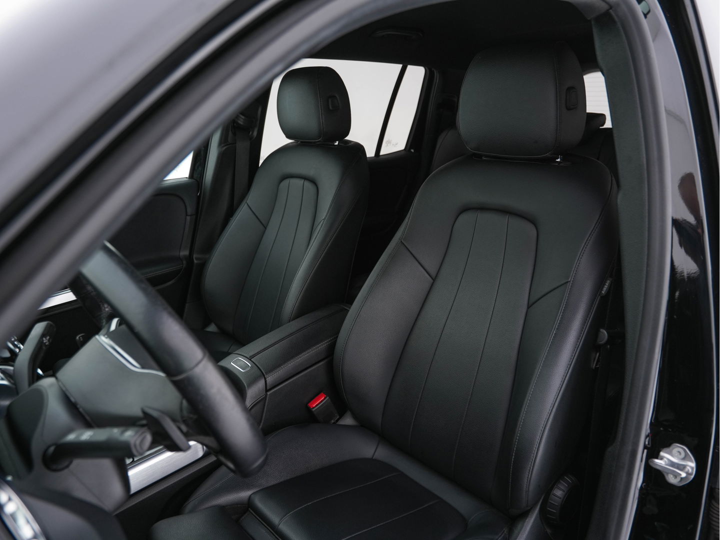 Mercedes-Benz GLB 180 d Business Solution Luxury [ 7-Pers. ] (INCL-BTW) Aut. *LUXURY-LEATHER | FULL-LED | AMBIENT-LIGHT | WIDESCREEN-DIGI-COCKPIT | HEATED-COMFORTSEATS | CAMERA | DAB+ | NAVI-FULLMAP | ECC | MEMORY-PACK | PDC | CRUISE | PRIVACY-GLASS |