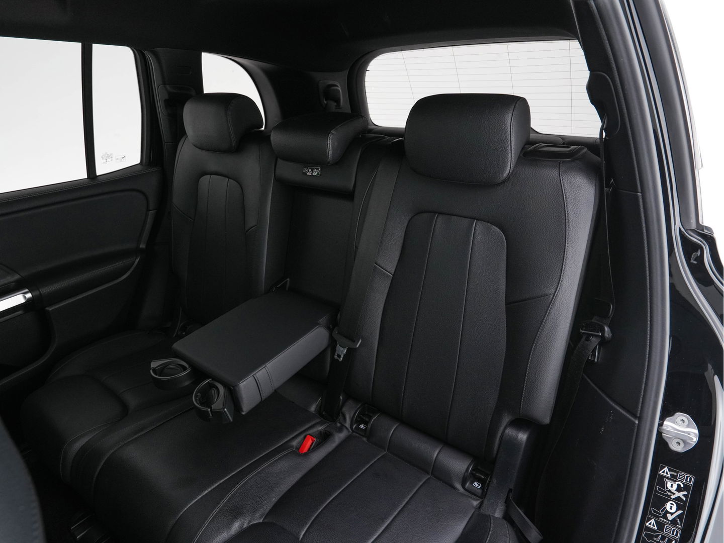 Mercedes-Benz GLB 180 d Business Solution Luxury [ 7-Pers. ] (INCL-BTW) Aut. *LUXURY-LEATHER | FULL-LED | AMBIENT-LIGHT | WIDESCREEN-DIGI-COCKPIT | HEATED-COMFORTSEATS | CAMERA | DAB+ | NAVI-FULLMAP | ECC | MEMORY-PACK | PDC | CRUISE | PRIVACY-GLASS |