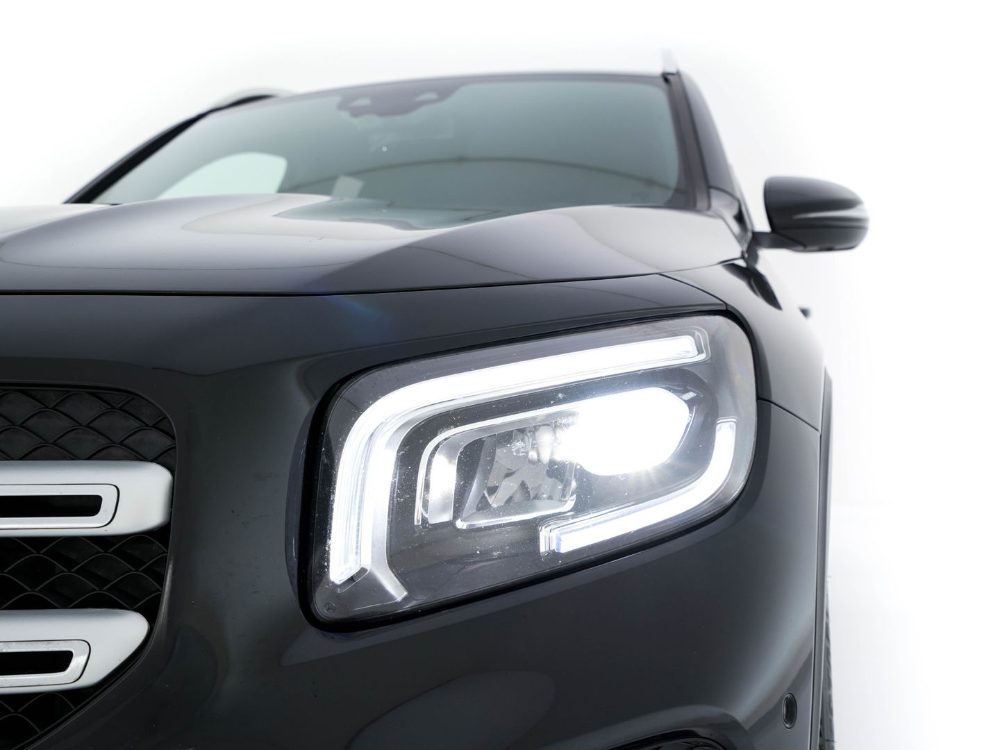 Mercedes-Benz GLB 180 d Business Solution Luxury [ 7-Pers. ] (INCL-BTW) Aut. *LUXURY-LEATHER | FULL-LED | AMBIENT-LIGHT | WIDESCREEN-DIGI-COCKPIT | HEATED-COMFORTSEATS | CAMERA | DAB+ | NAVI-FULLMAP | ECC | MEMORY-PACK | PDC | CRUISE | PRIVACY-GLASS |