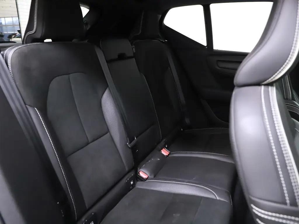 Volvo XC40 2.0 T5 AWD R-Design Pano H\K 360° ACC Trekh. NAP