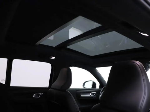 Volvo XC40 2.0 T5 AWD R-Design Pano H\K 360° ACC Trekh. NAP