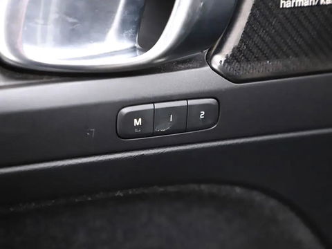 Volvo XC40 2.0 T5 AWD R-Design Pano H\K 360° ACC Trekh. NAP