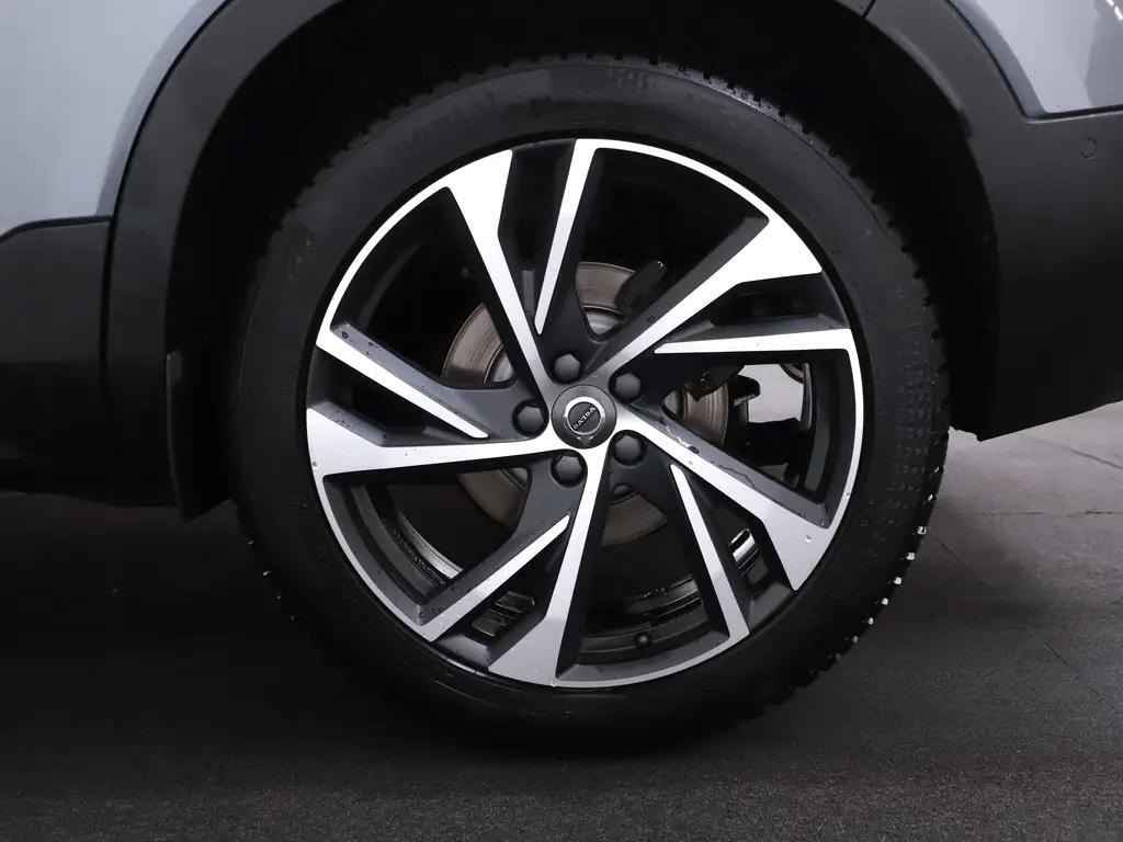 Volvo XC40 2.0 T5 AWD R-Design Pano H\K 360° ACC Trekh. NAP