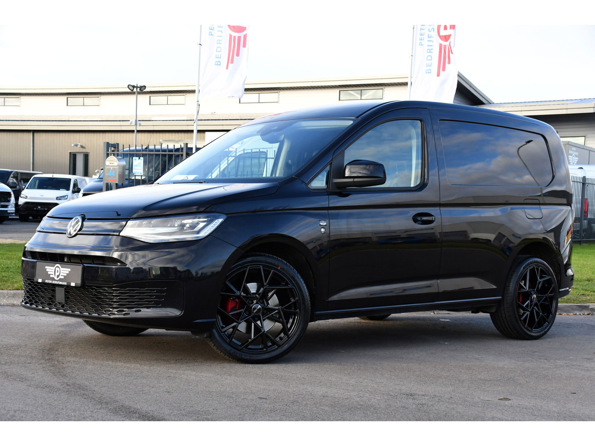 Volkswagen Caddy Cargo 2.0 TDI 1st Black Edition Virtual, Adaptieve Cruise, Camera, Leder, LED, Carplay, Trekhaak, Stoelverwarming, Uniek!