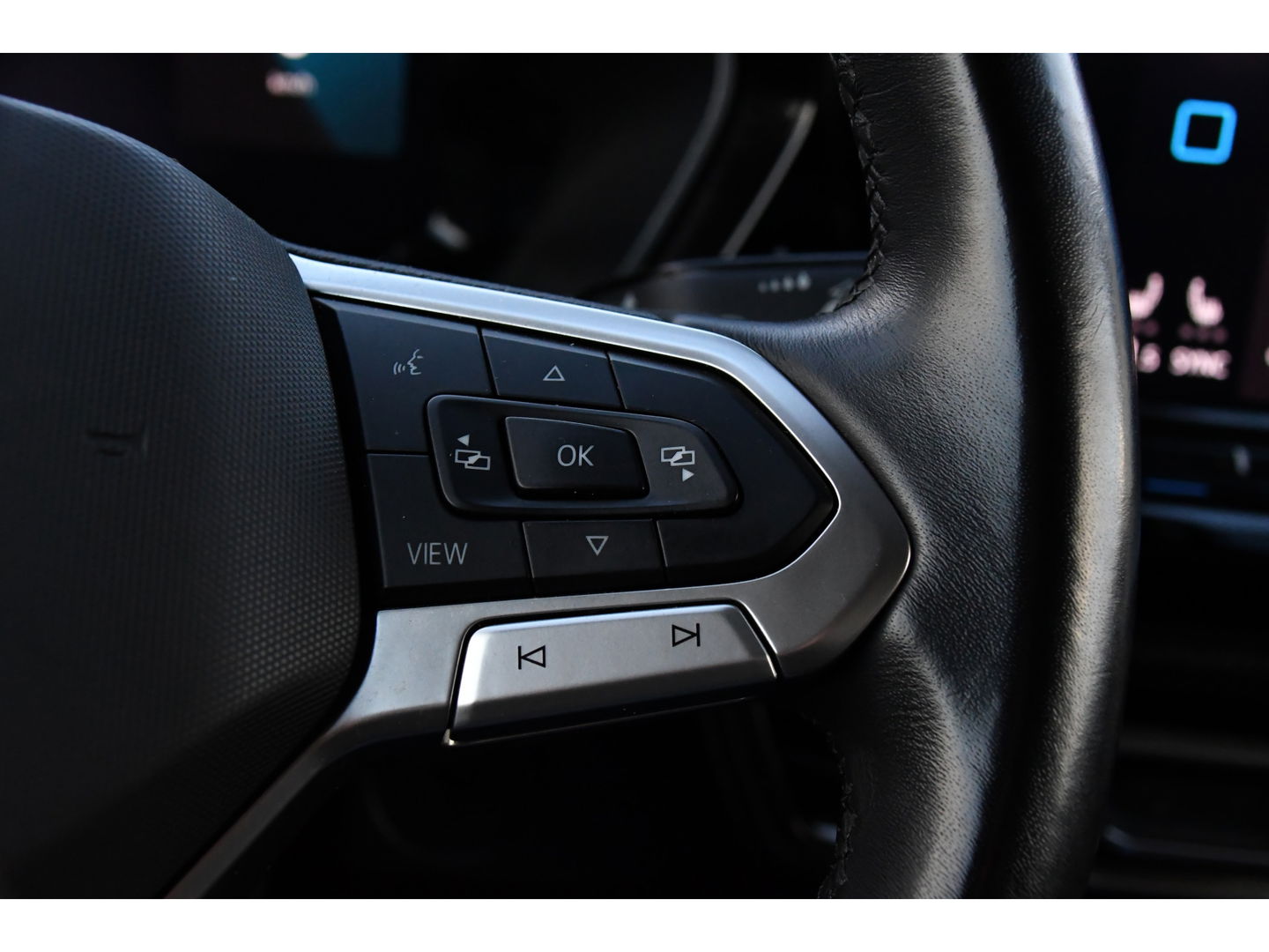 Volkswagen Caddy Cargo 2.0 TDI 1st Black Edition Virtual, Adaptieve Cruise, Camera, Leder, LED, Carplay, Trekhaak, Stoelverwarming, Uniek!