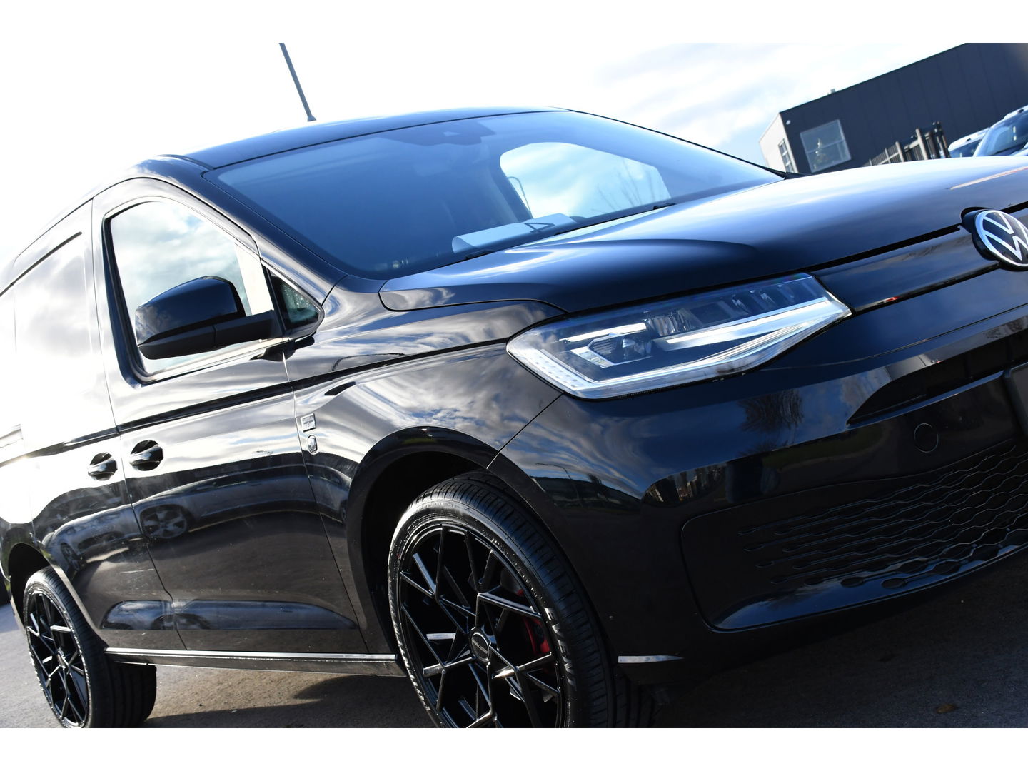 Volkswagen Caddy Cargo 2.0 TDI 1st Black Edition Virtual, Adaptieve Cruise, Camera, Leder, LED, Carplay, Trekhaak, Stoelverwarming, Uniek!