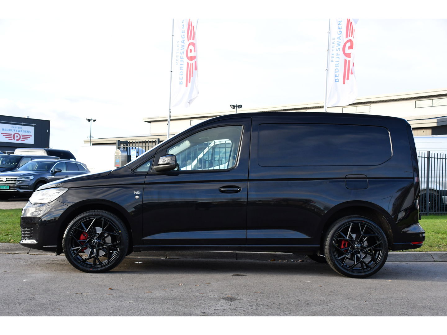 Volkswagen Caddy Cargo 2.0 TDI 1st Black Edition Virtual, Adaptieve Cruise, Camera, Leder, LED, Carplay, Trekhaak, Stoelverwarming, Uniek!