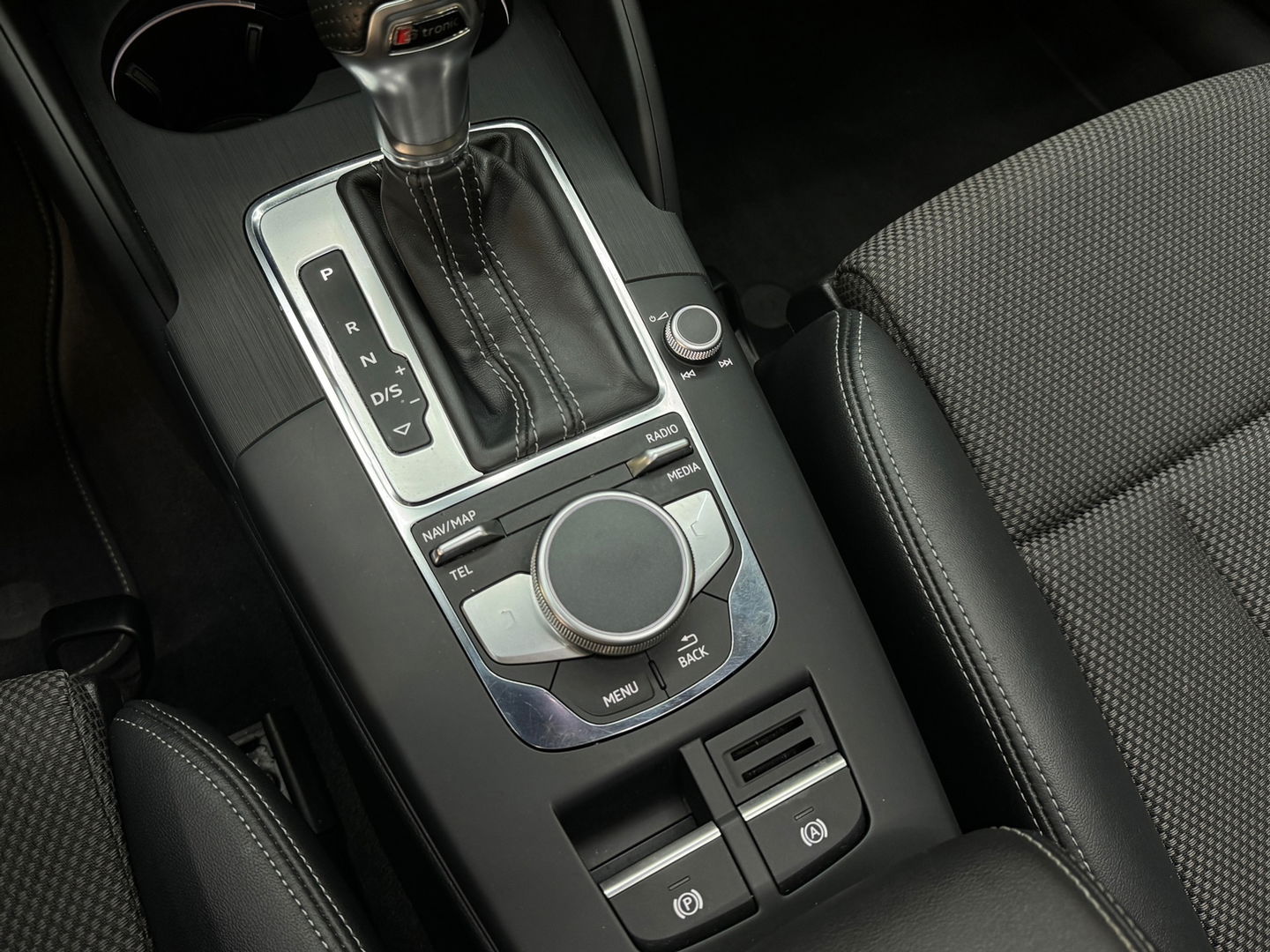 Audi A3 Limousine 35 TFSI CoD Advance Sport 2x S Line Pano