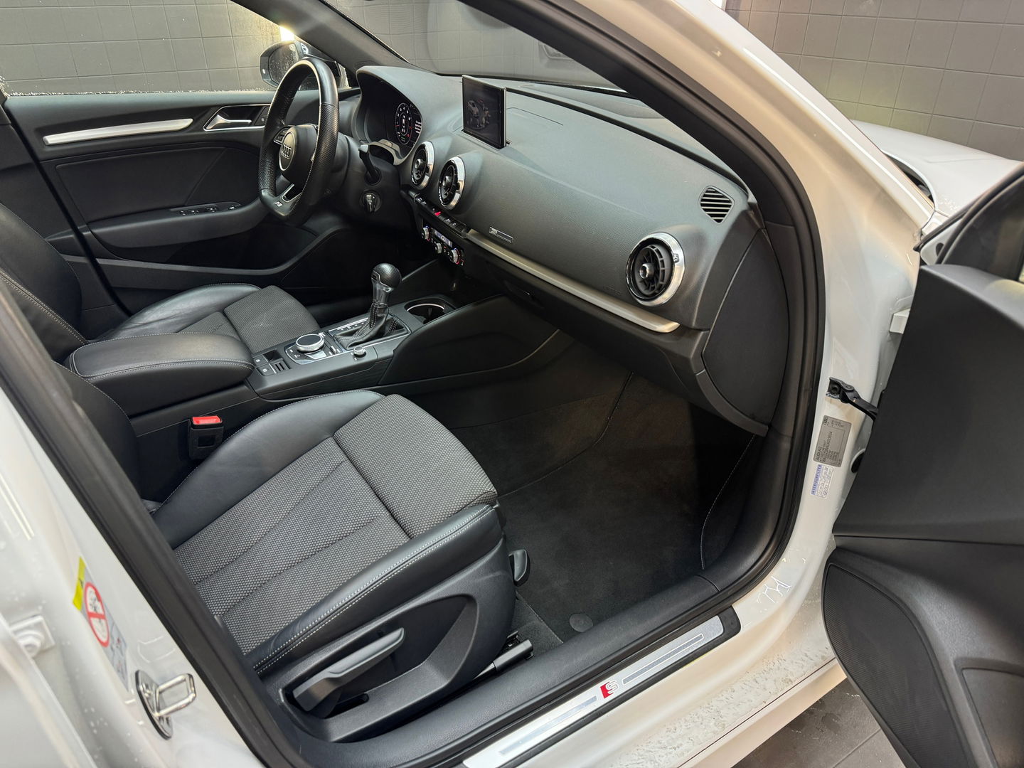 Audi A3 Limousine 35 TFSI CoD Advance Sport 2x S Line Pano