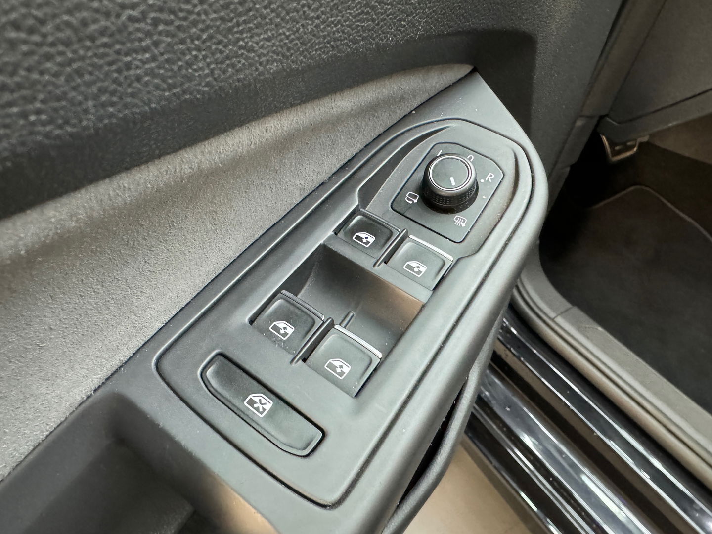 Volkswagen Golf 2.0 TSI R 4M Performance Pano|IQ|H/K|Akrapovic