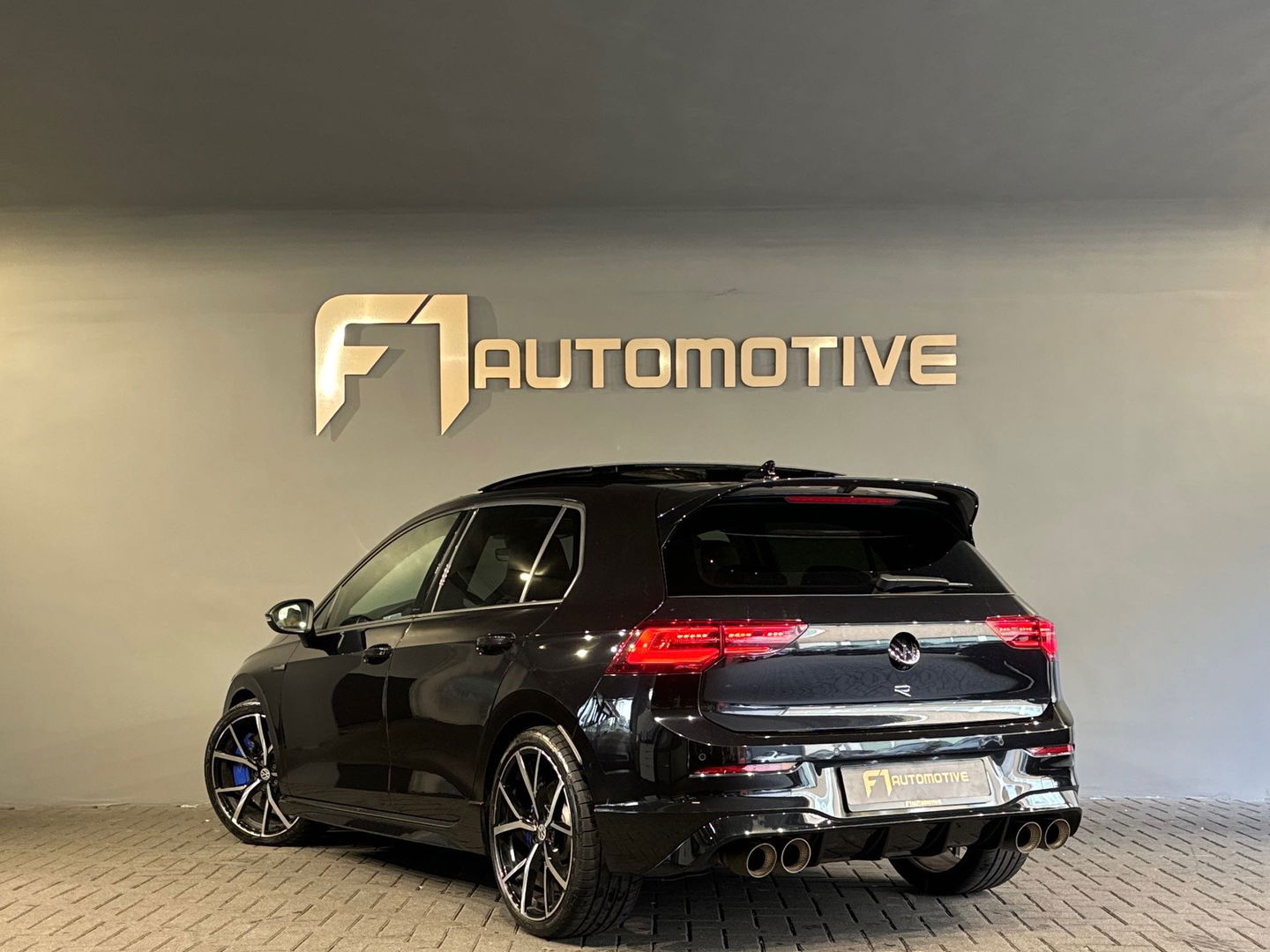 Volkswagen Golf 2.0 TSI R 4M Performance Pano|IQ|H/K|Akrapovic