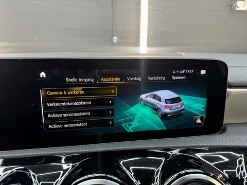 Mercedes-Benz A-Klasse 200 AMG Pano|Sfeer|Night|Camera|Leder