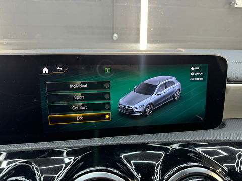 Mercedes-Benz A-Klasse 200 AMG Pano|Sfeer|Night|Camera|Leder