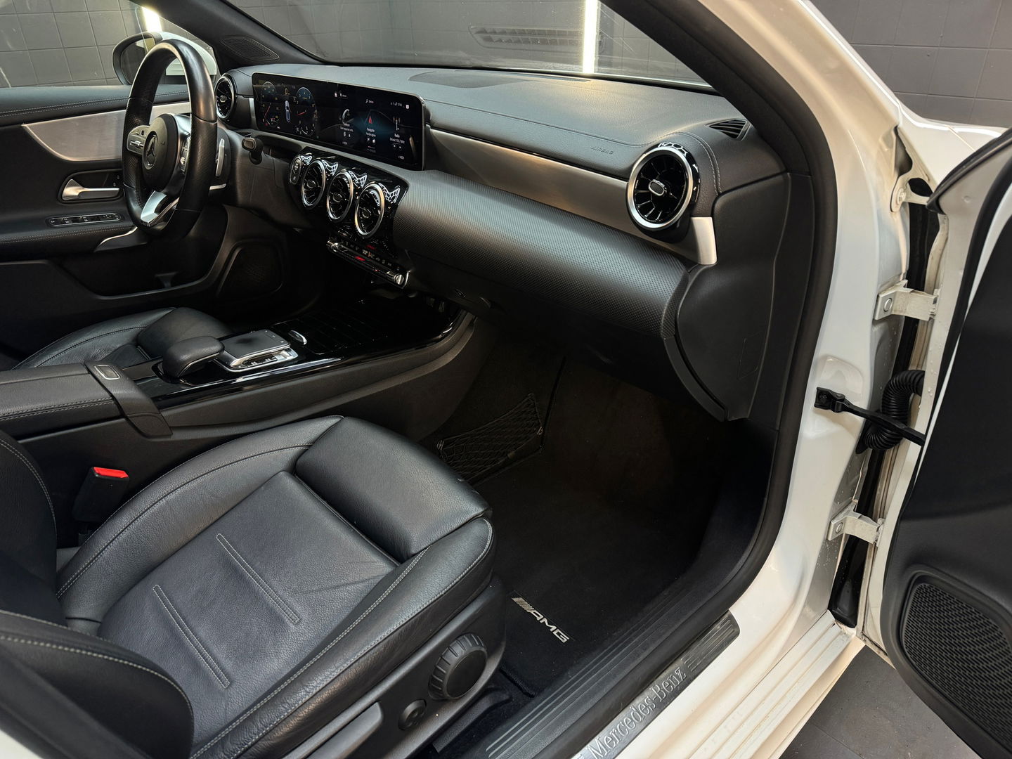 Mercedes-Benz A-Klasse 200 AMG Pano|Sfeer|Night|Camera|Leder