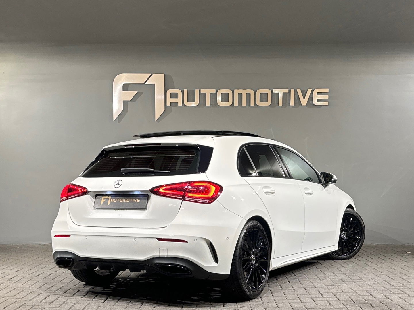 Mercedes-Benz A-Klasse 200 AMG Pano|Sfeer|Night|Camera|Leder