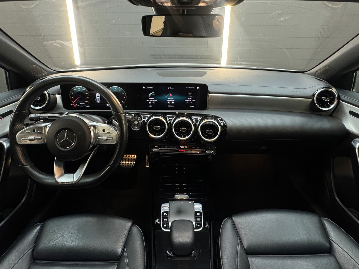 Mercedes-Benz A-Klasse 200 AMG Pano|Sfeer|Night|Camera|Leder