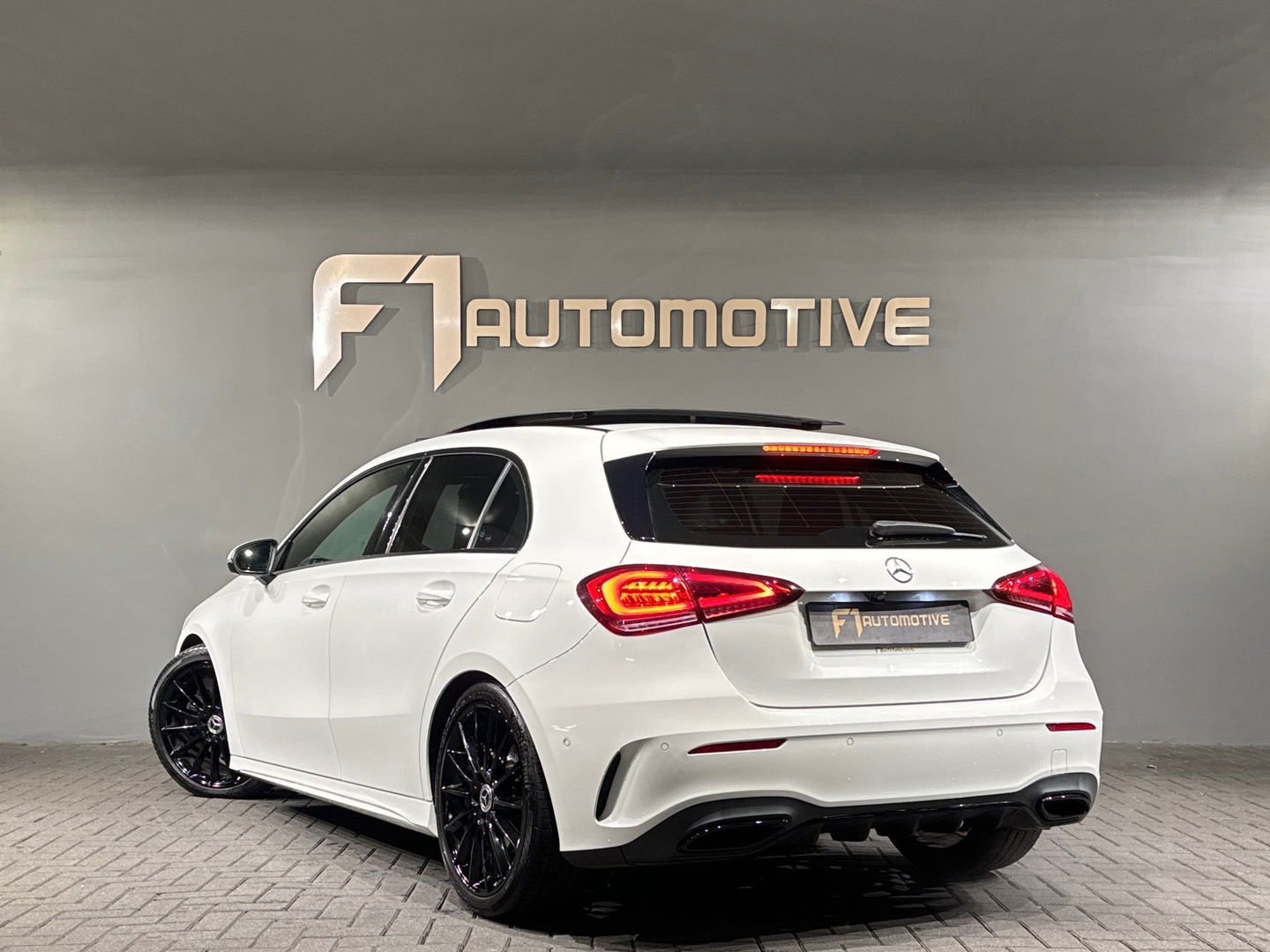 Mercedes-Benz A-Klasse 200 AMG Pano|Sfeer|Night|Camera|Leder