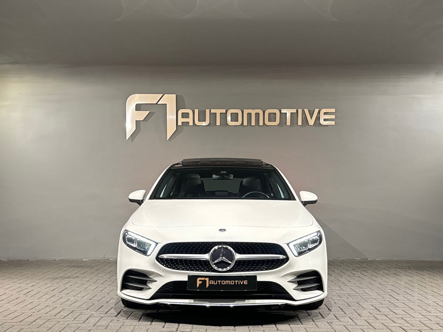 Mercedes-Benz A-Klasse 200 AMG Pano|Sfeer|Night|Camera|Leder