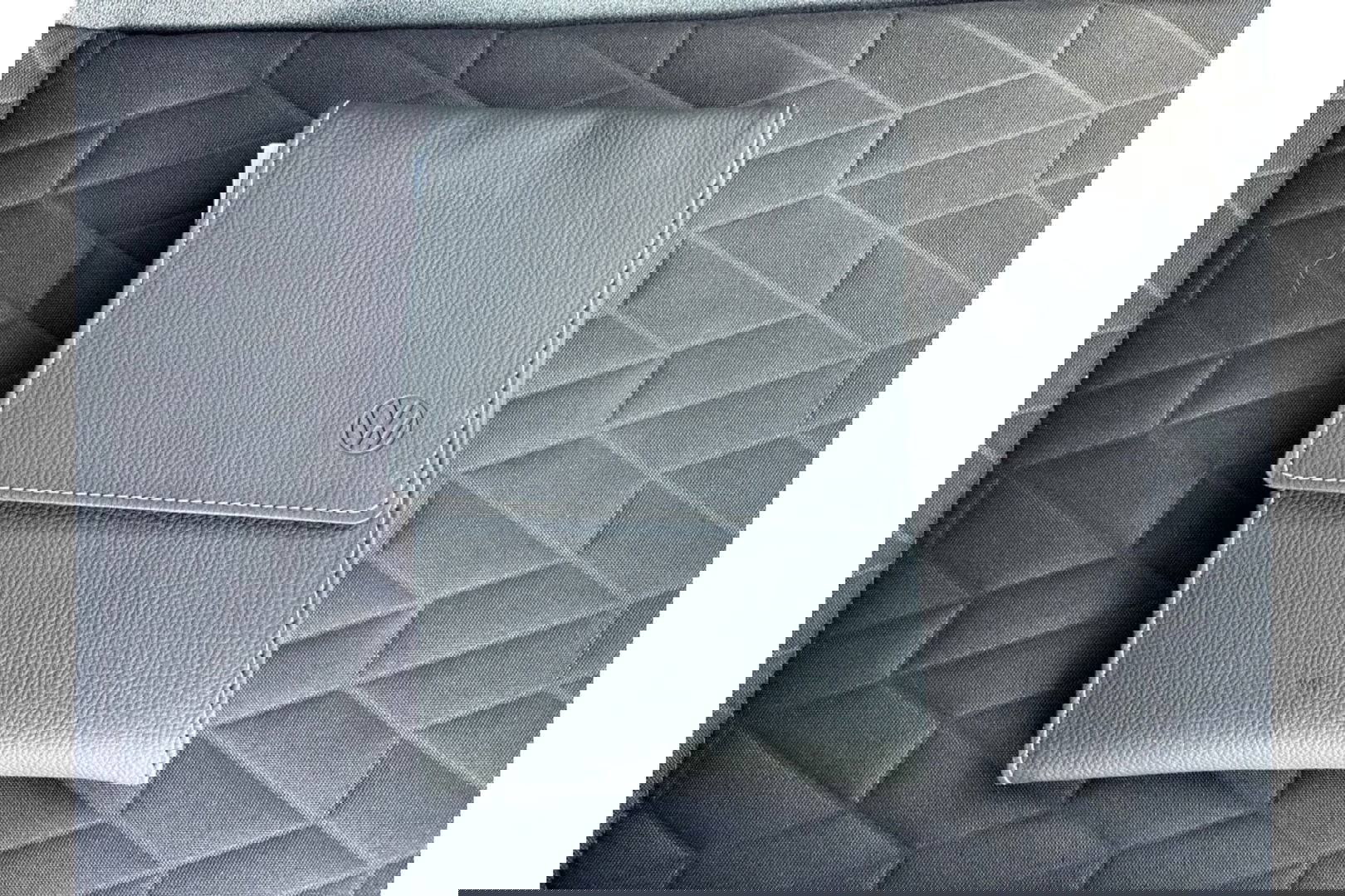 Volkswagen T-Roc 1.0 TSI GOAL EDITION AIRCO NAVI PDC LMV STOELVW