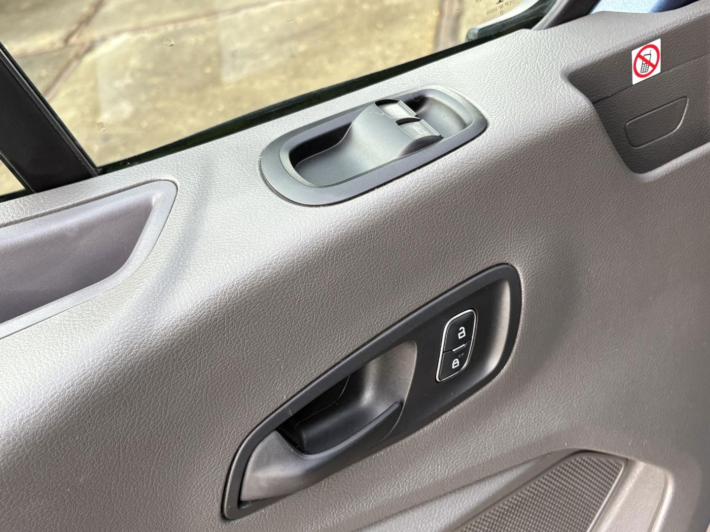 Ford Transit 350 2.0 TDCI L3H2 Trail | VOORRUIT VERWARMING | NETTE BUS | WEINIG KM