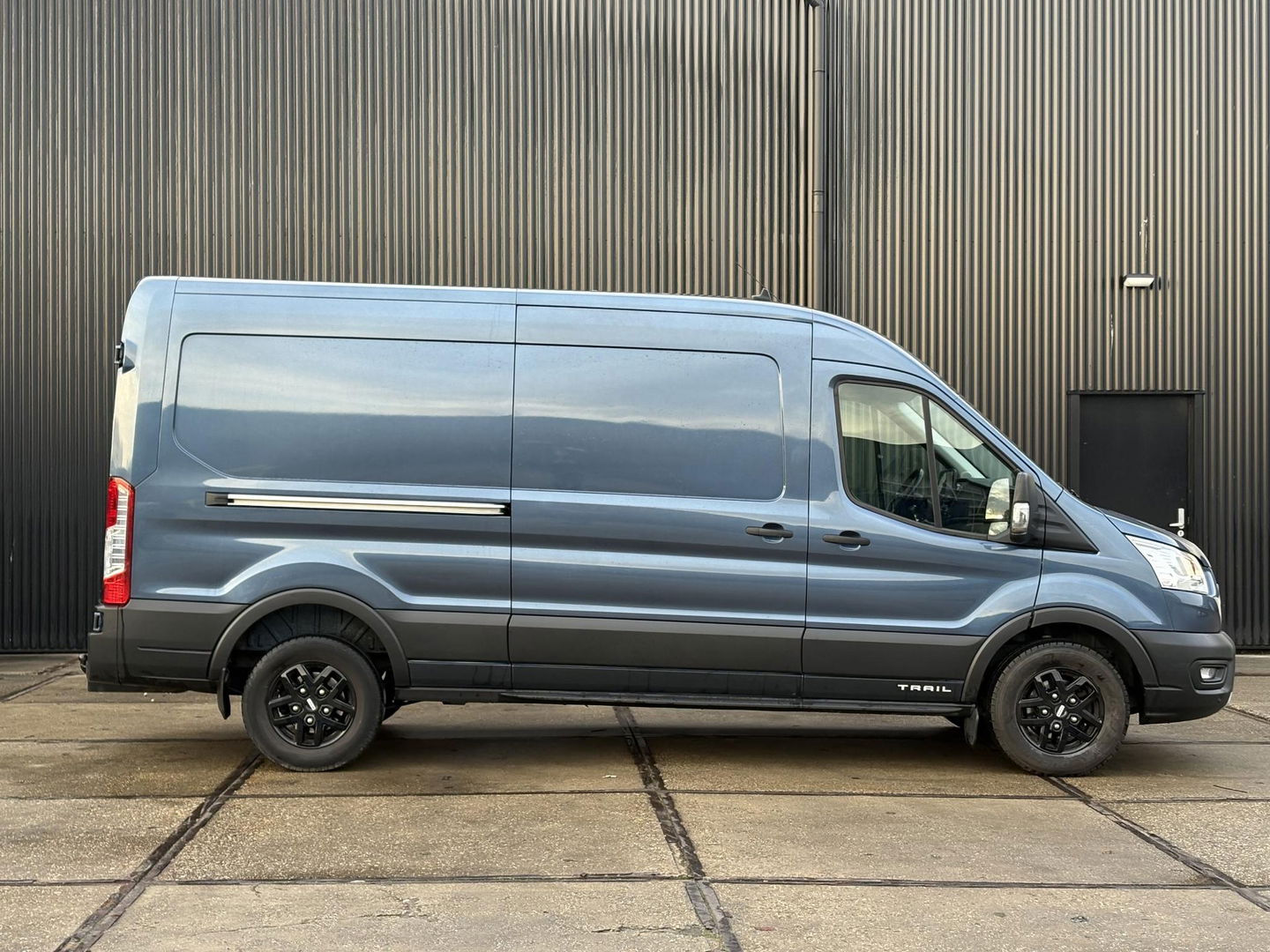 Ford Transit 350 2.0 TDCI L3H2 Trail | VOORRUIT VERWARMING | NETTE BUS | WEINIG KM