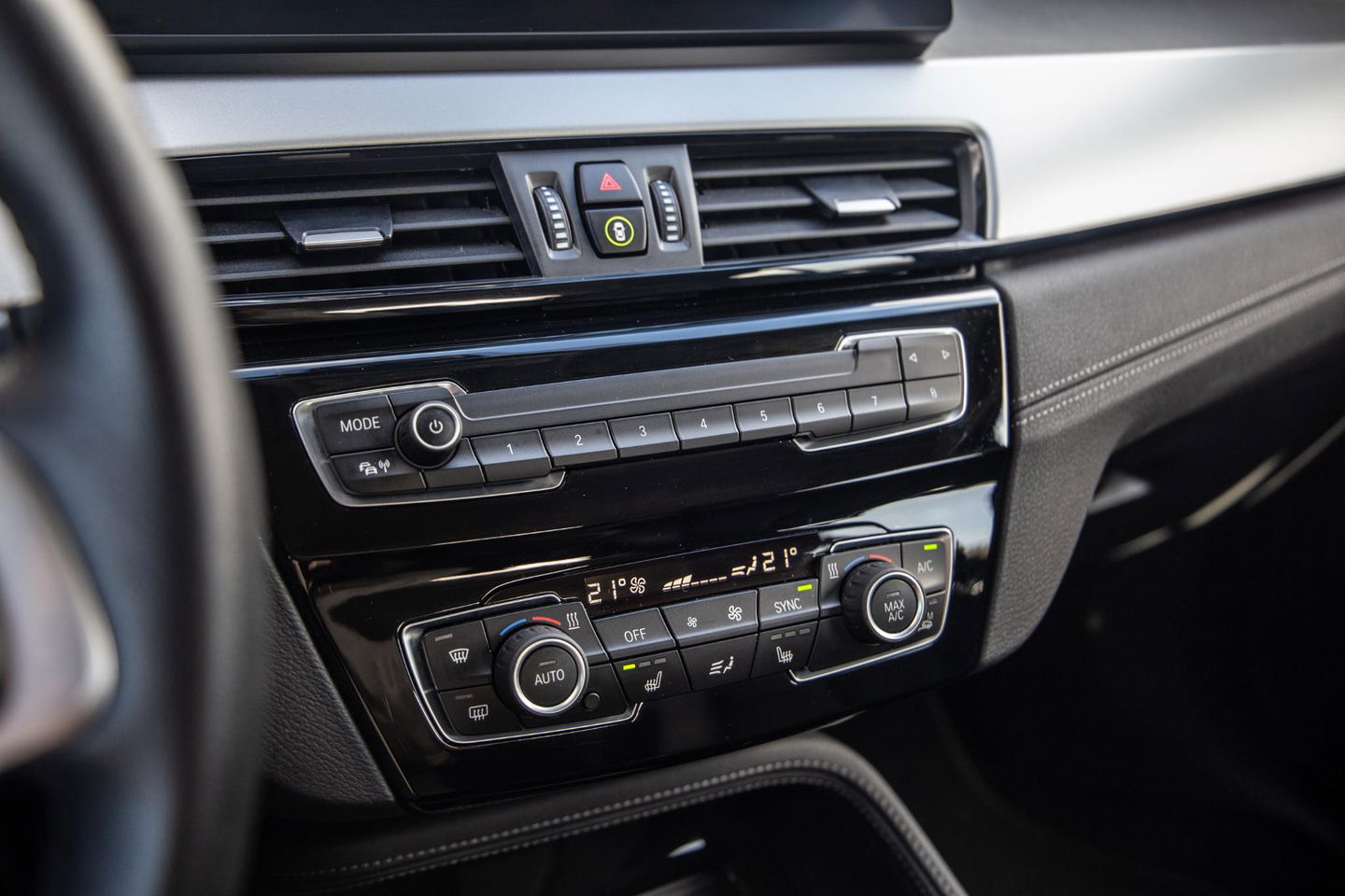 BMW X2 xDrive25e Executive CAMERA / LEDER / PLUG IN HYBRID / STOELVERWARMING