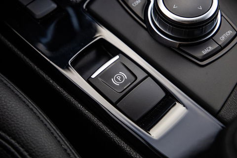 BMW X2 xDrive25e Executive CAMERA / LEDER / PLUG IN HYBRID / STOELVERWARMING