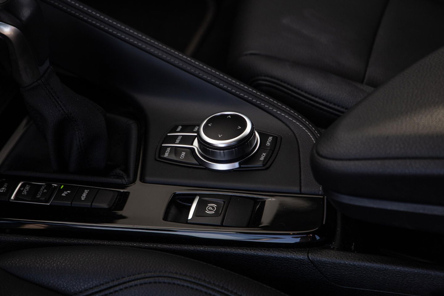 BMW X2 xDrive25e Executive CAMERA / LEDER / PLUG IN HYBRID / STOELVERWARMING