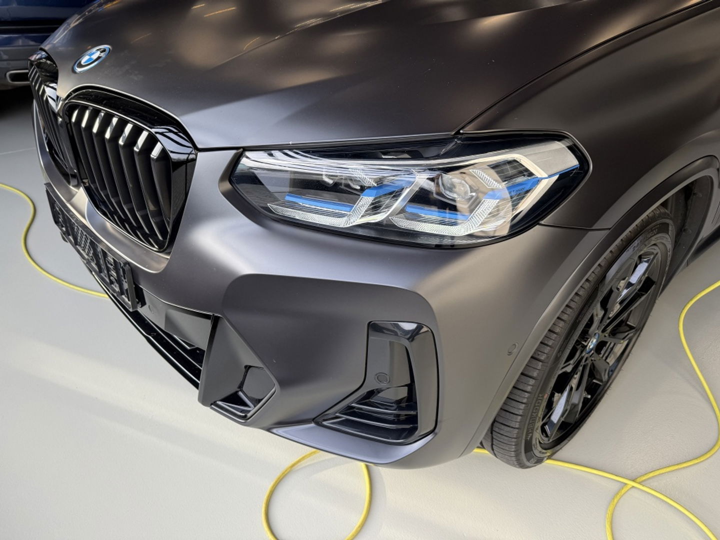 BMW X3 30e 292PK X-drive M-Sport / Frozen Grey / Laser