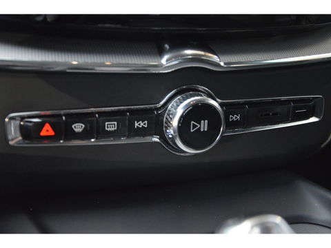 Volvo XC60 T8 Hybride AWD R-Design | Stuurverwarming | Cruise-Control | Schuif/Kantel-dak | Stoelverwarming |