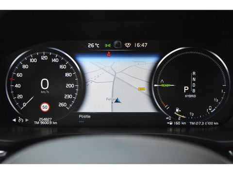 Volvo XC60 T8 Hybride AWD R-Design | Stuurverwarming | Cruise-Control | Schuif/Kantel-dak | Stoelverwarming |