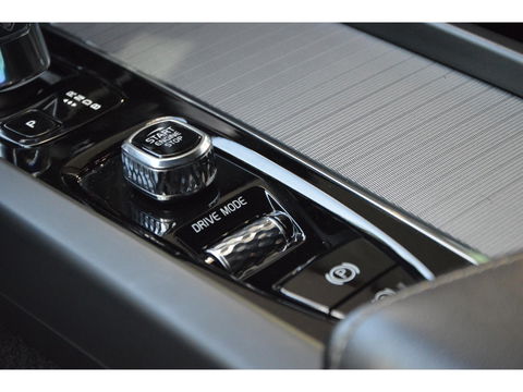 Volvo XC60 T8 Hybride AWD R-Design | Stuurverwarming | Cruise-Control | Schuif/Kantel-dak | Stoelverwarming |