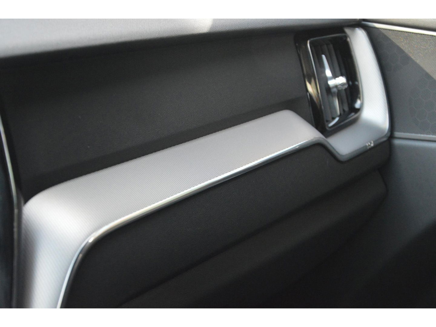 Volvo XC60 T8 Hybride AWD R-Design | Stuurverwarming | Cruise-Control | Schuif/Kantel-dak | Stoelverwarming |