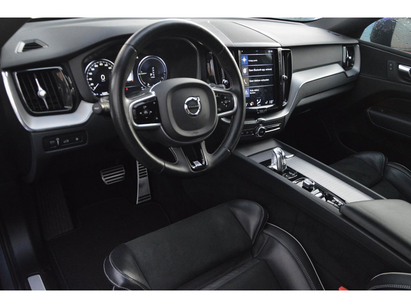 Volvo XC60 T8 Hybride AWD R-Design | Stuurverwarming | Cruise-Control | Schuif/Kantel-dak | Stoelverwarming |