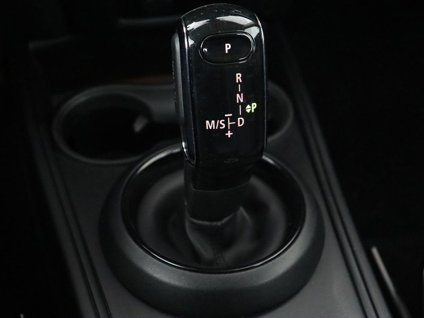 MINI Countryman 1.5 One Business Edition | Harman/Kardon | Carplay | Full LED | Keyless | Navigatie | Park Assist | Half leder | Climate control | Cruise control