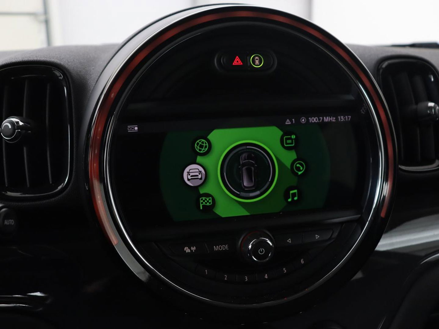 MINI Countryman 1.5 One Business Edition | Harman/Kardon | Carplay | Full LED | Keyless | Navigatie | Park Assist | Half leder | Climate control | Cruise control