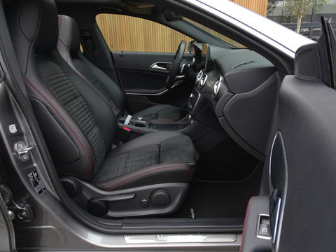 Mercedes-Benz CLA-Klasse Shooting Brake 180 automaat / AMG Ed. 1 / 2019 / LED *NAP*
